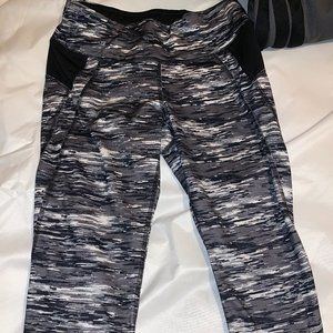 Athletic Works- 3/4 crop leggings (S)